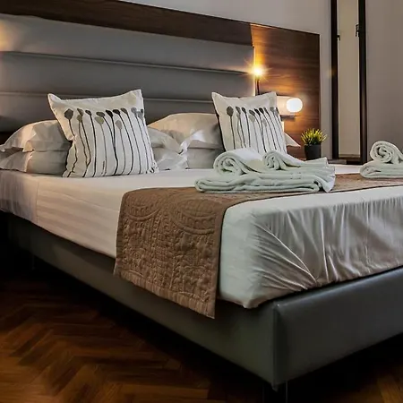 Re Vittorio De Luxe 4* Мессина