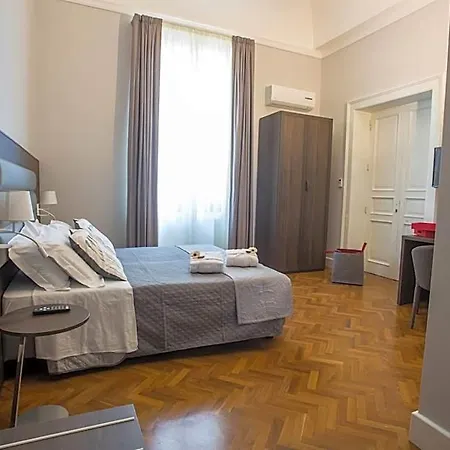 Re Vittorio De Luxe Panzió